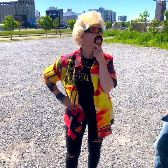 Meet your Posher, Meg - Picture 5 of 5